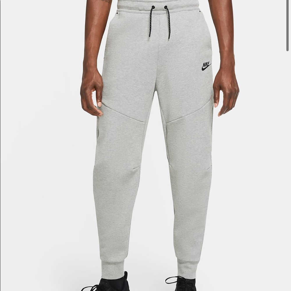 Nike Sportswear Tech Fleece NEW without tags